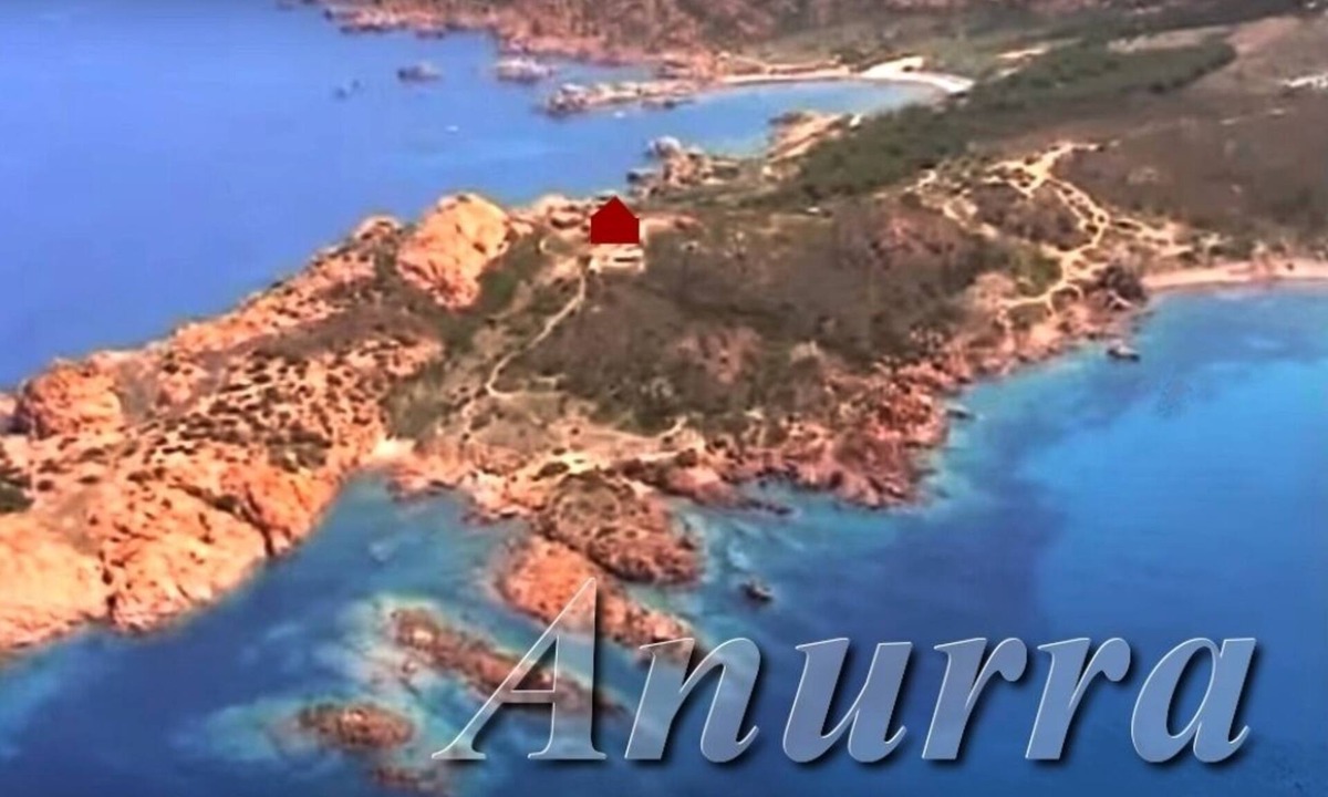Canneddi Villa | Villino relax-surrounded by the sea, 70 meters from the beach