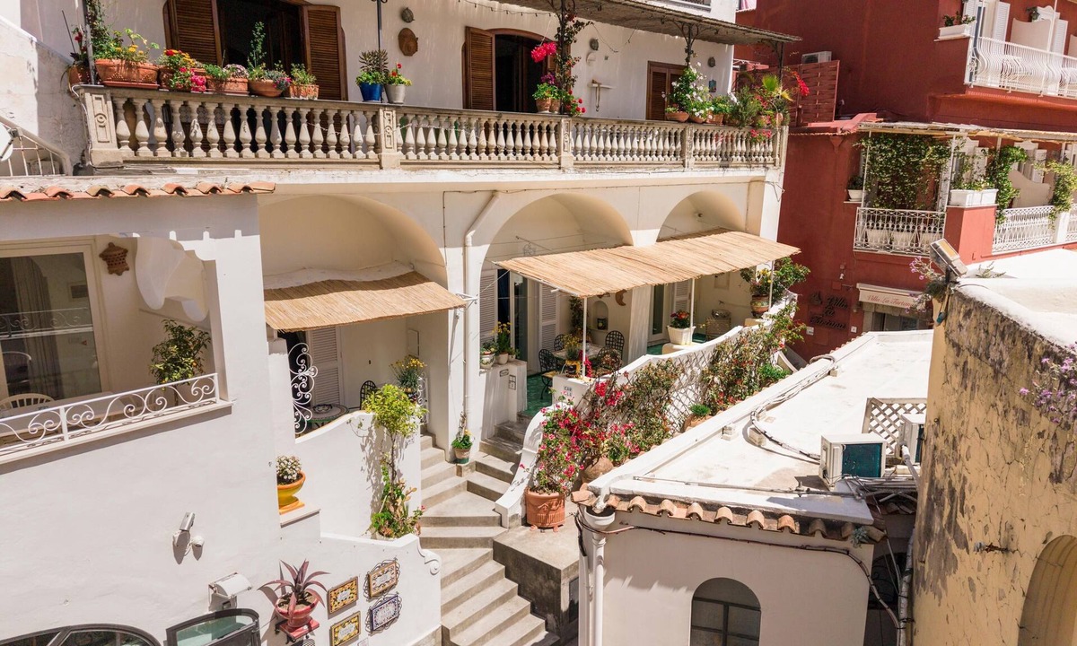 Chiesa Nuova House | Vincent house