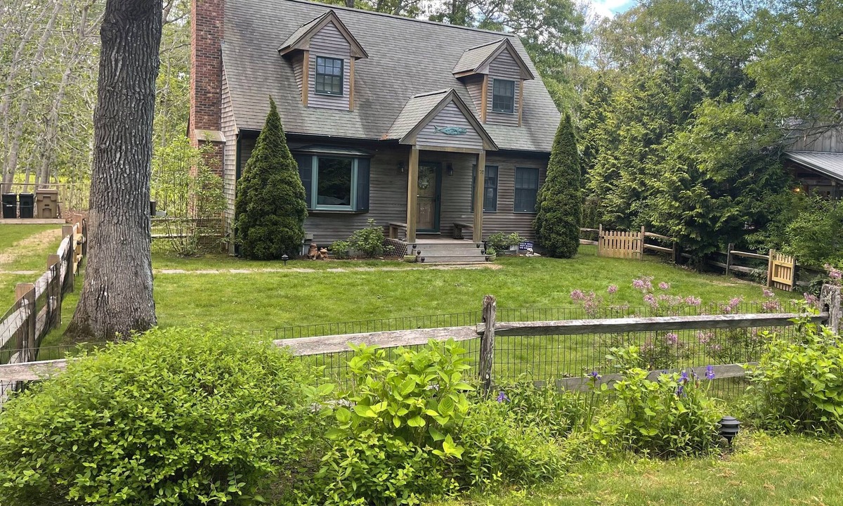 Tisbury House | Vineyard Haven, Close to town and Lake Tashmoo