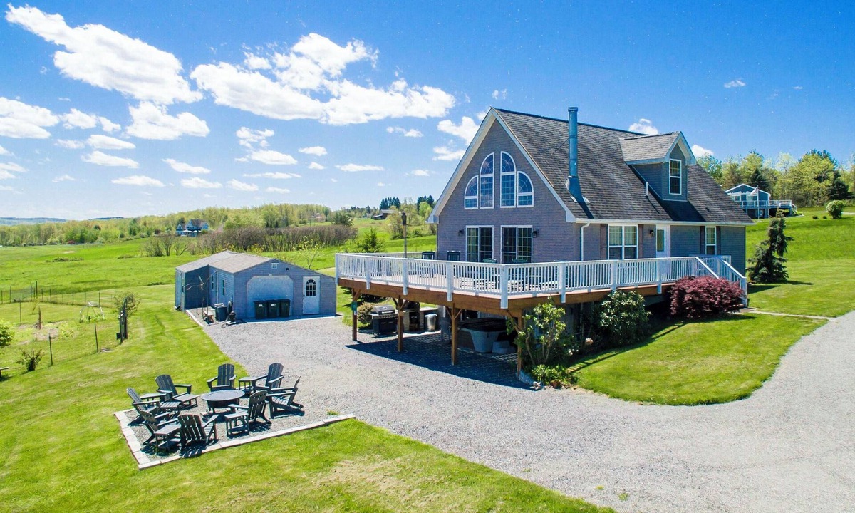 Hammondsport House | Vineyard with a View: Close to Wineries + Hot Tub!