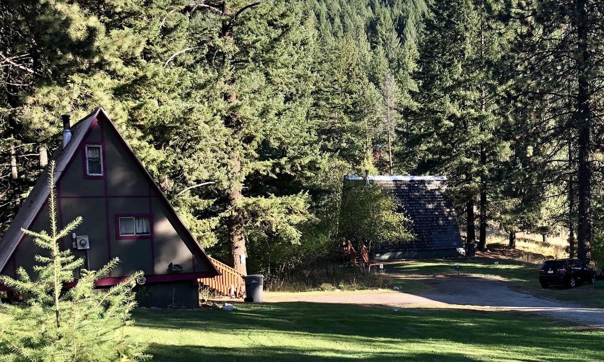 Peshastin Cabin | Vintage A-frame Cabin with Private River and Scenic Views