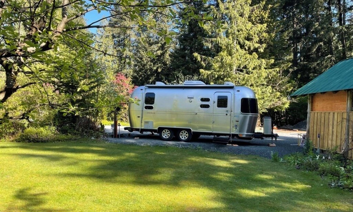 Lake Cowichan House | Vintage Airstream retreat on the Cowichan River