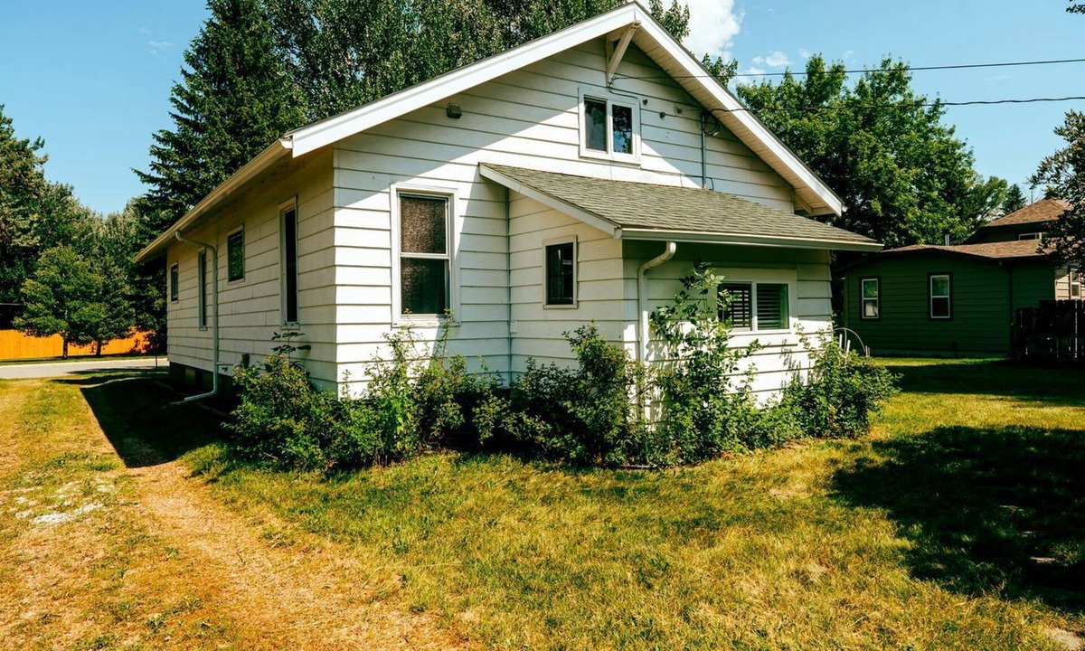 Ranchester Cabin | Vintage Cabin Perfect for Families and Outdoor Activities in Ranchester, Wyoming