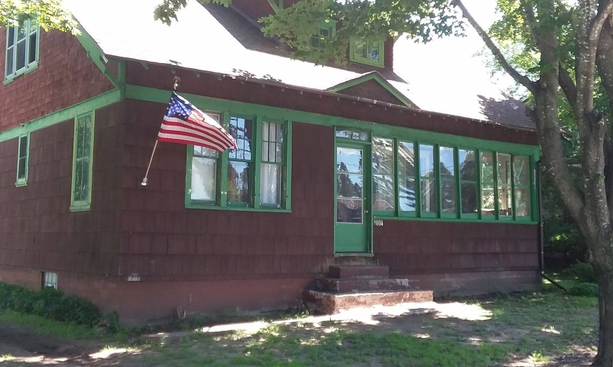 Ironwood House | Vintage home located in Ironwood Michigan