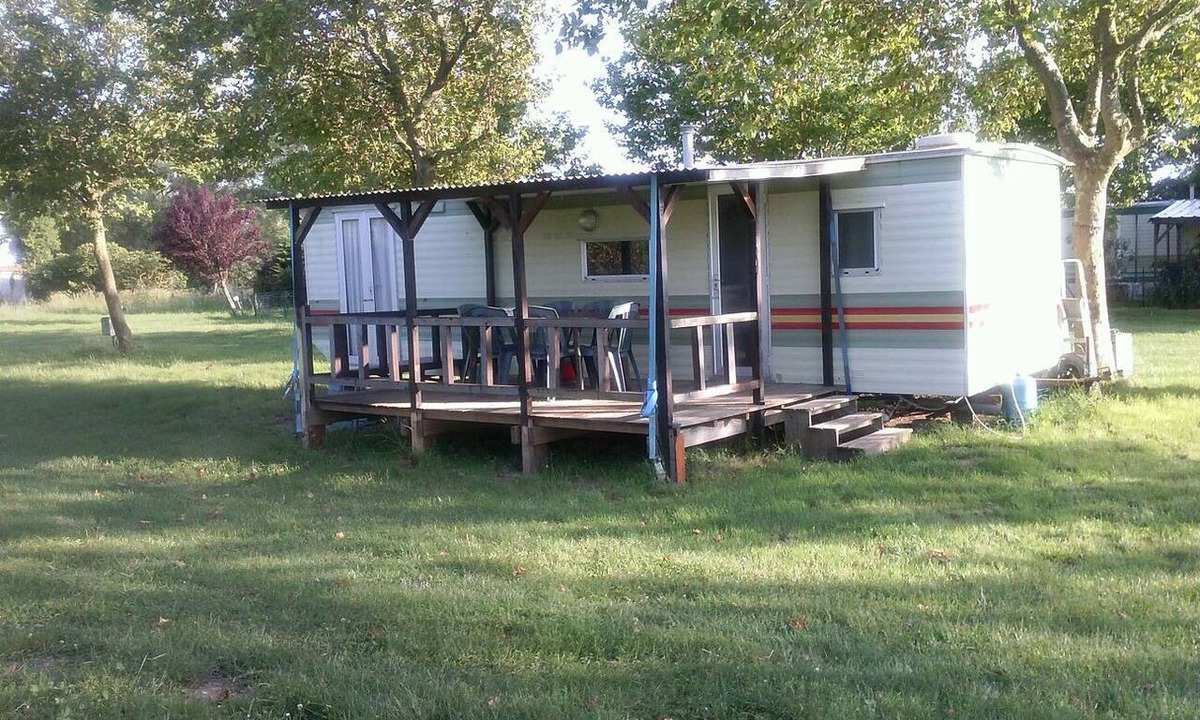 Bourcefranc-le-Chapus House | Vintage Mobile Home