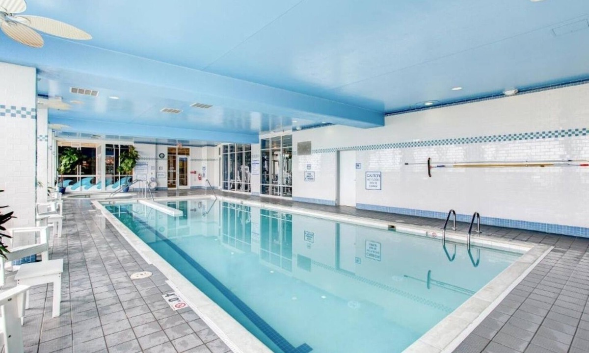 Northeast Virginia Beach Villa | Virginia Beach | City View Retreat | Pool & Beach | 1BR