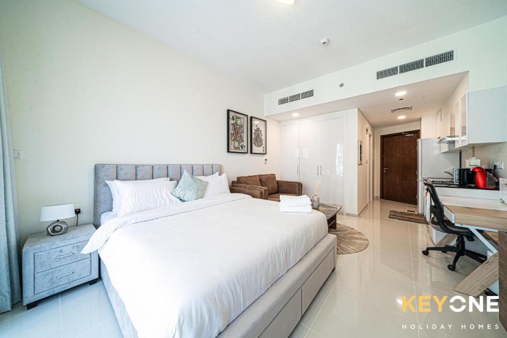 Dubai Apartment | Viridis Residence Cozy Studio Living
