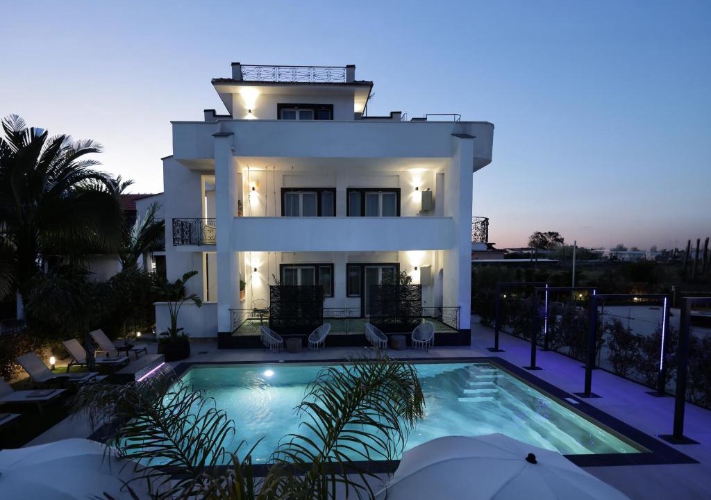 Castel Volturno Apartment | Viroga Suite Apartments