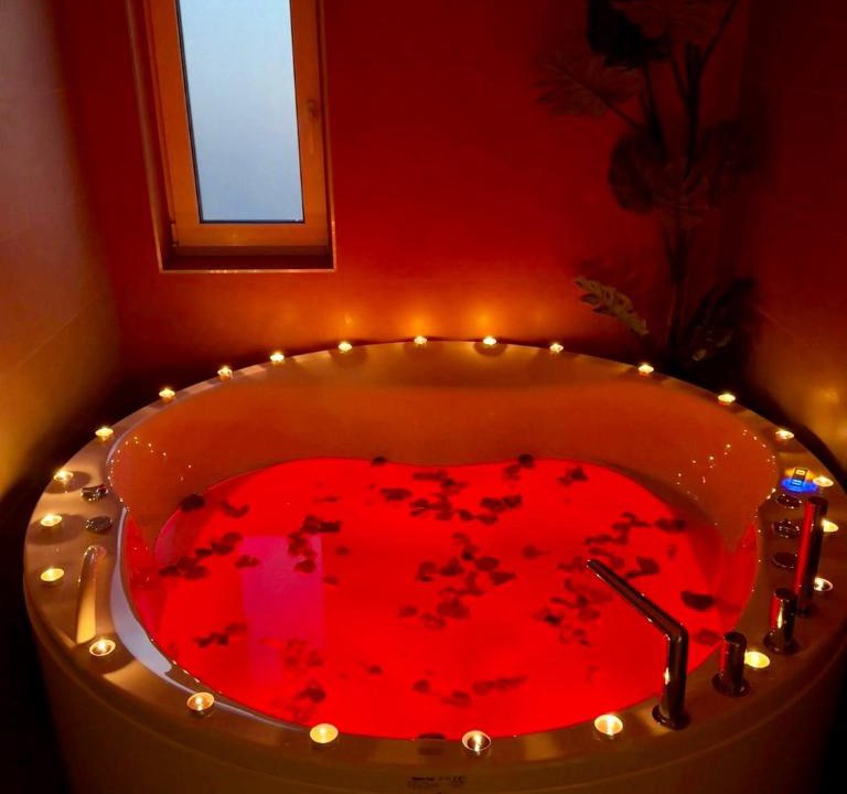 Timisoara Apartment | VISAJ Jacuzzi Romantic