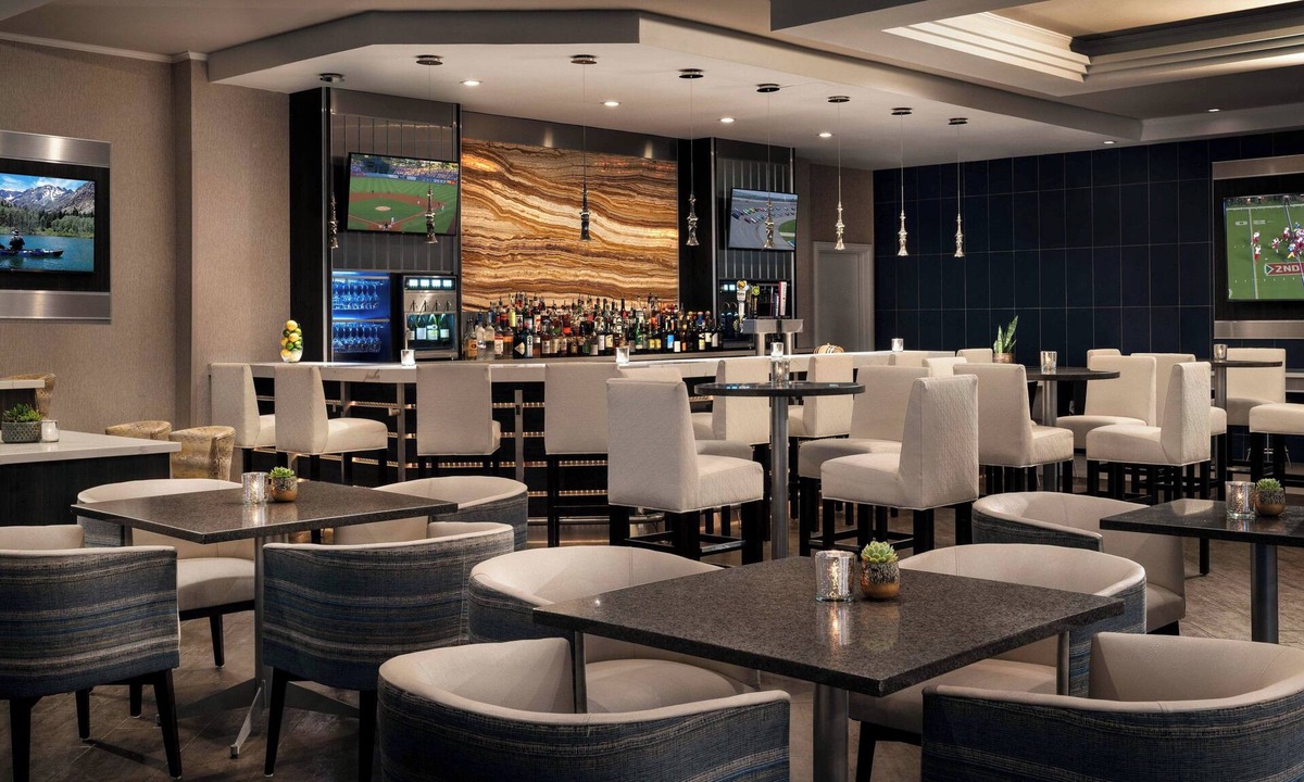 Visalia Hotel | Visalia Marriott at the Convention Center