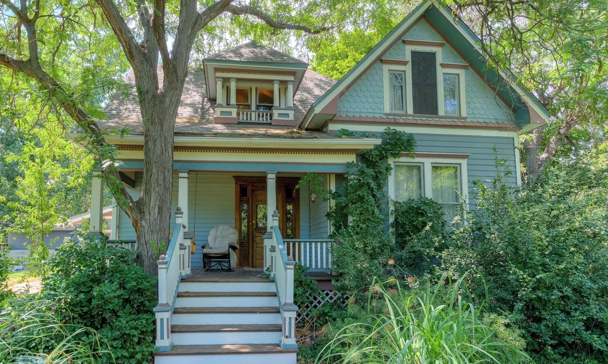 Newlands House | Visit History - Close Access to Everything Cool in Boulder - Bus, Bike or Walk