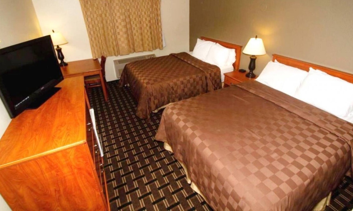 Kellogg House | Visit The Gem State! Stay Minutes Away From Scenic View Of The Mountain