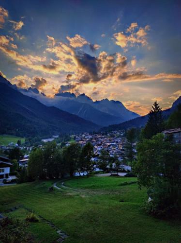 Forni di Sopra Apartment | Vista mozzafiato sulle Dolomiti Friulane