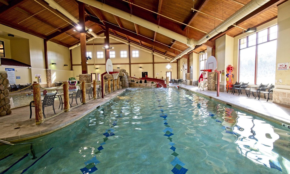 Wisconsin Dells Cottage | Vivacious Christmas Mountain Village, 2 Bedroom Cottage
