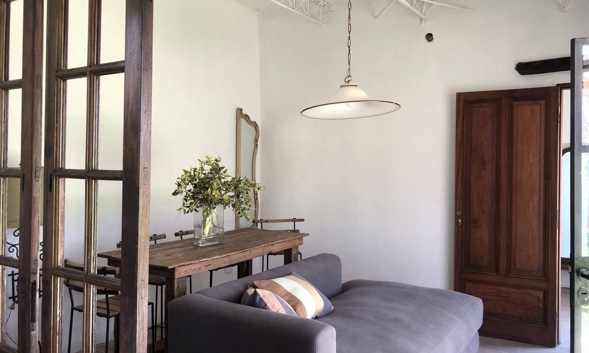 Exaltacion de la Cruz House | Vive el campo en esta relajante casa construida en un antiguo Haras de caballos