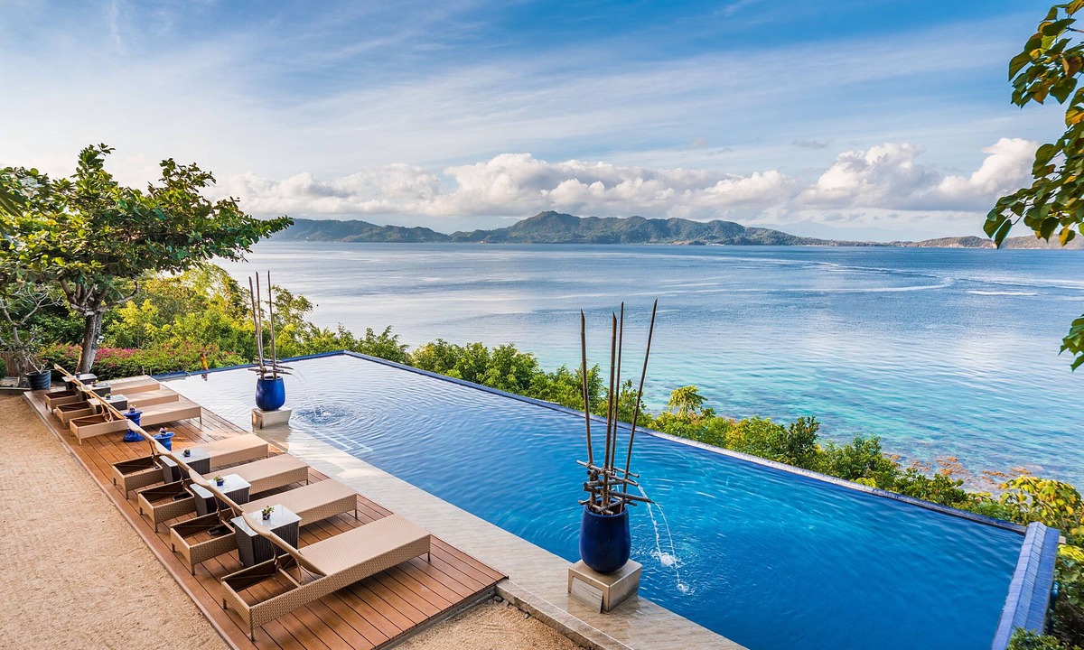Bagalangit Hotel | Vivere Azure