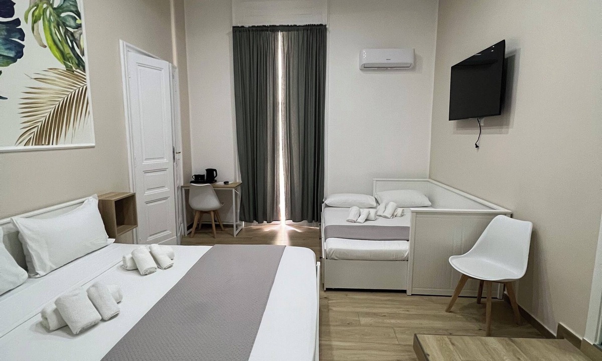 Vasto Hotel | VPM room's central train station