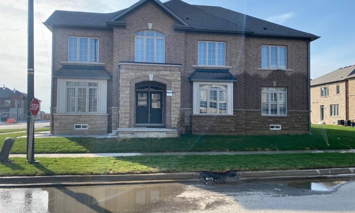 Mount Pleasant House | VRBO Bring the Whole Crew Stunning 6BR Family Escape Getaway Room for Everyone