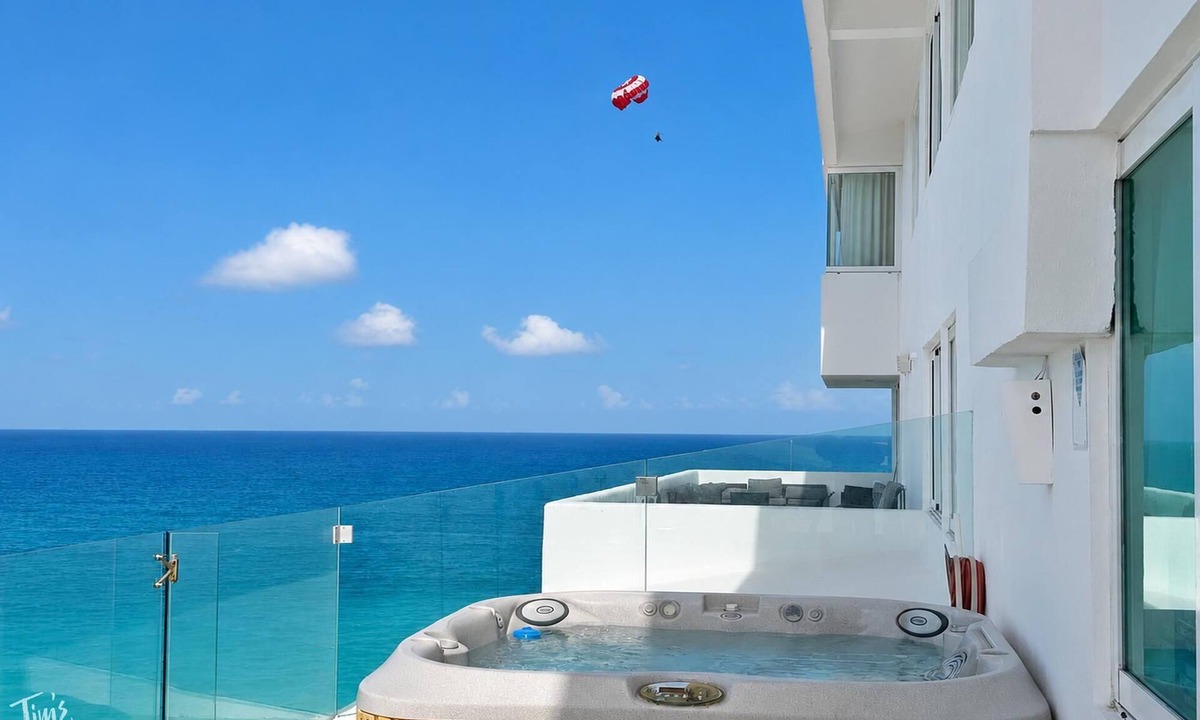 Zona Hotelera Condo | VRBO Premier Host – Beachfront – 8BR/6Bth – Penthouse Combo #313