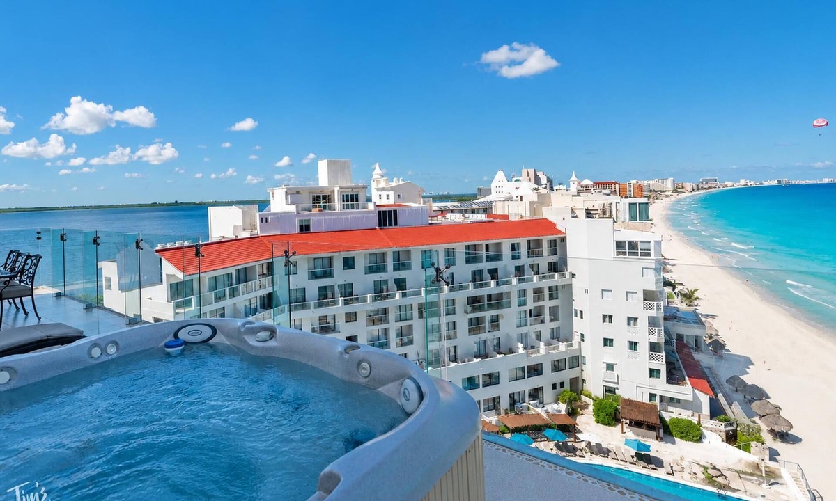 Zona Hotelera Condo | VRBO Premier Host – Beachfront – 8BR/7bth – Penthouse Combo #334