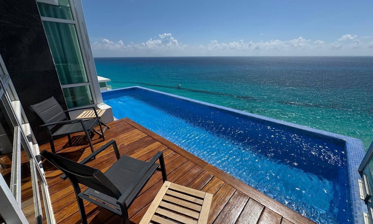 Zona Hotelera Condo | VRBO Premier Host – Private Pools - 10BR/9Bth Beachfront Penthouse Combo #2014