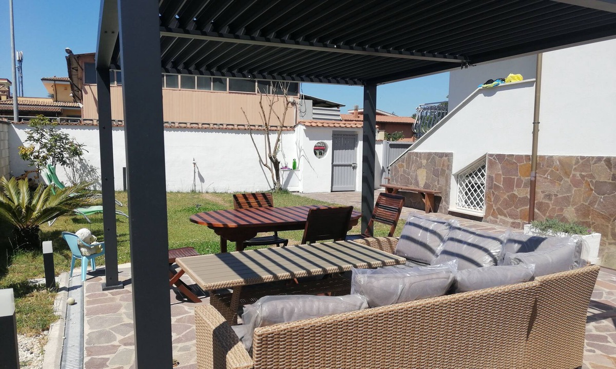 Zona XXXIII Acilia Sud Apartment | Vrbo Property