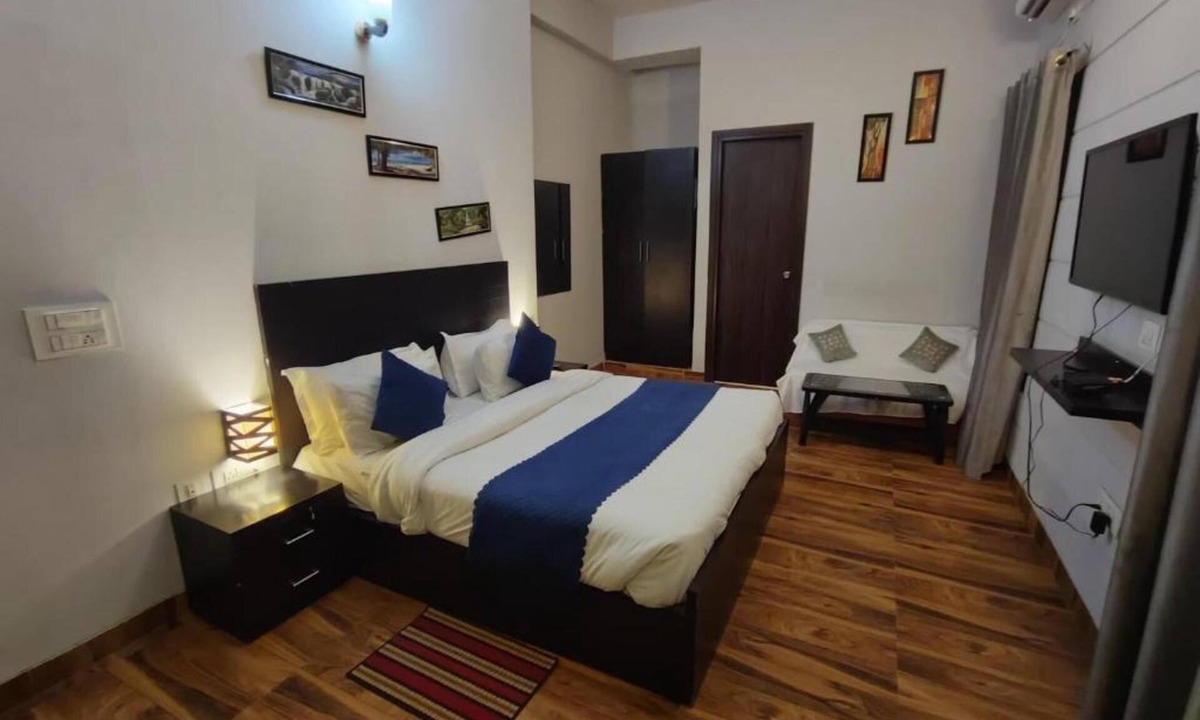 Vrindavan Hotel | Vrindavan Dreams Hotel and Suites