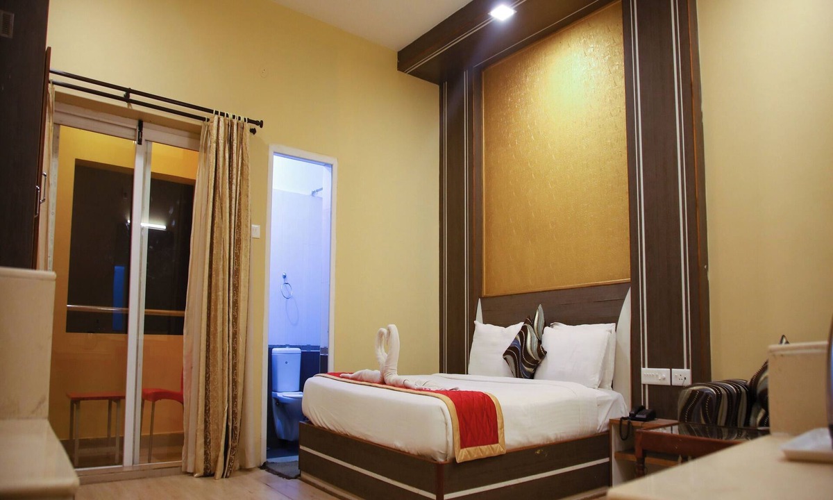 Yercaud Hotel | VS Cube Estancia