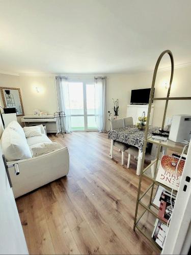 Saint-Germain-en-Laye Apartment | Vua panoramique- Saint-Germain-en-Laye