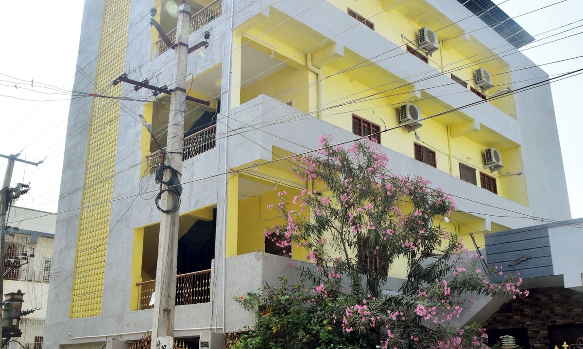 Vijayawada Apartment | VUHA Accommodation A/C Room Stay