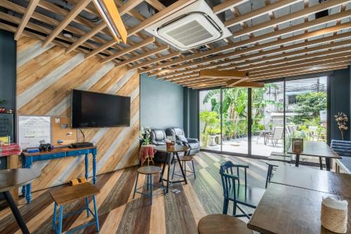 Bang Lamphu Lang Hotel | W Station