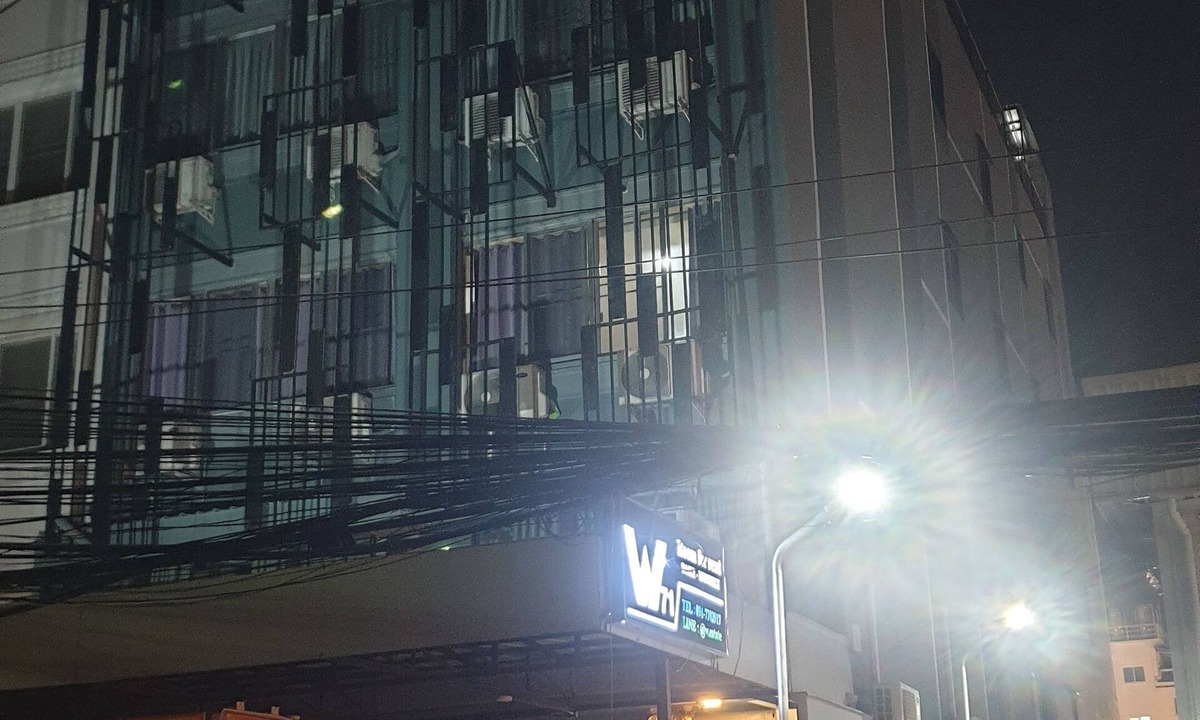 Phra Khanong Nuea Hotel | W71