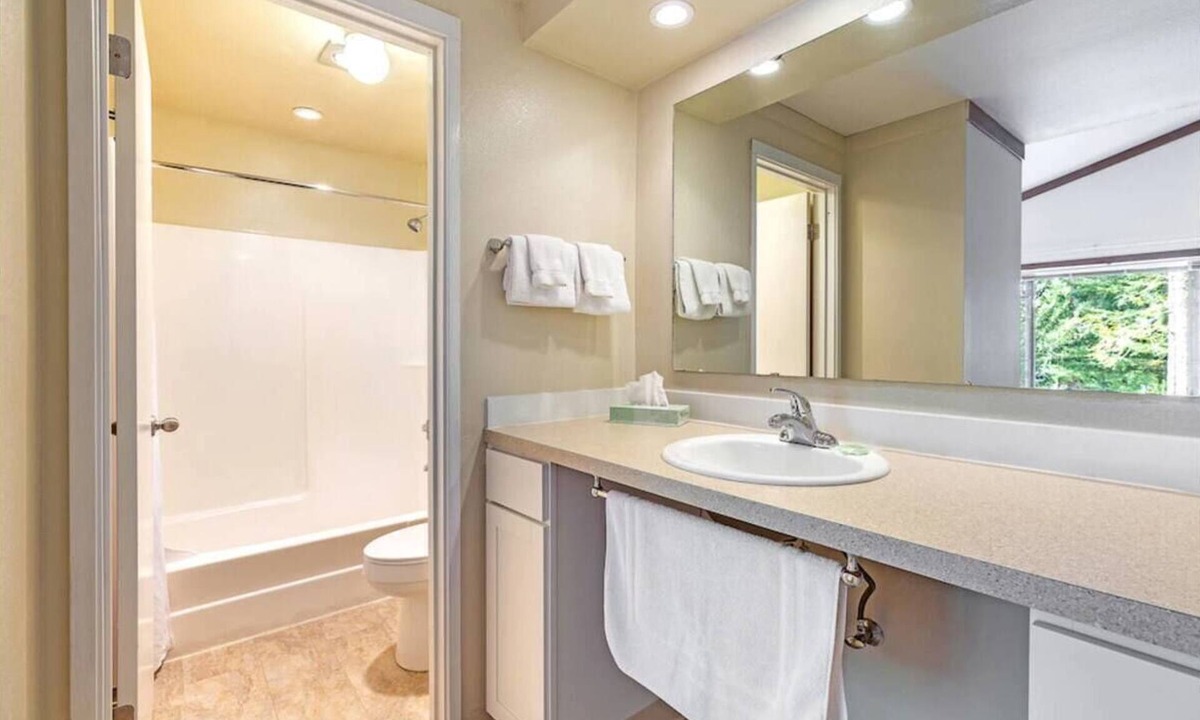 Union Condo | WA Waterfront Oasis!