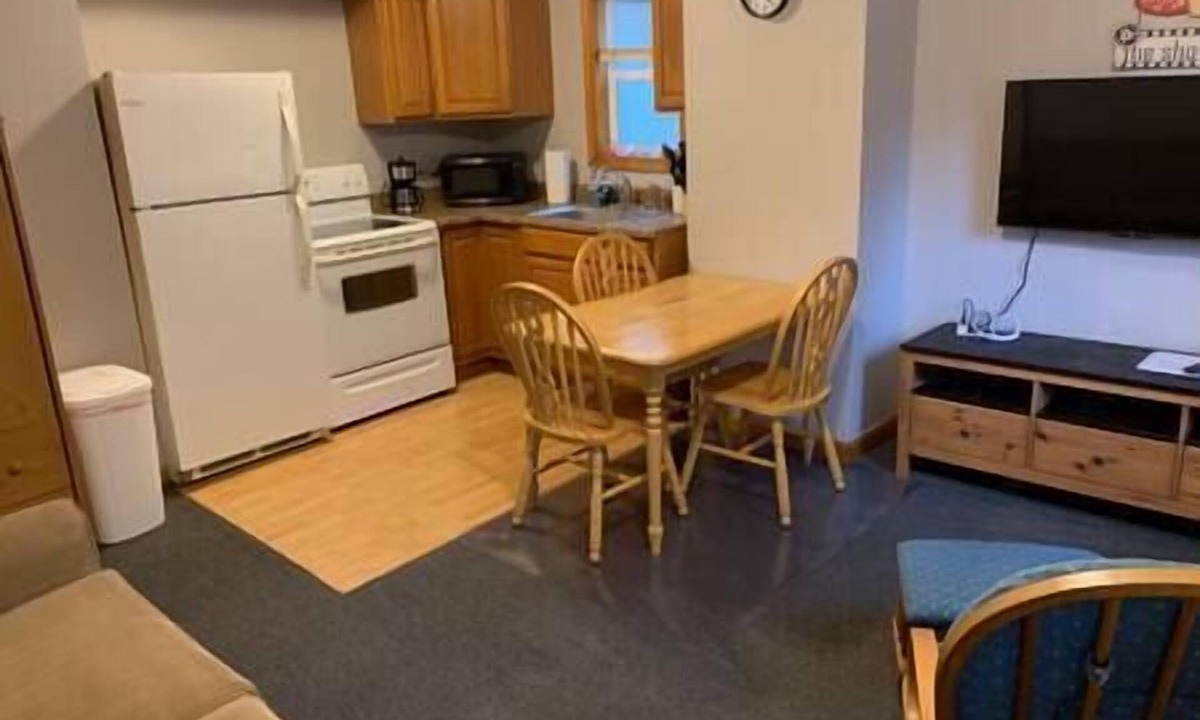 Wabash Apartment | Wabash Eagles Nest 171 Apt., 1st Floor
