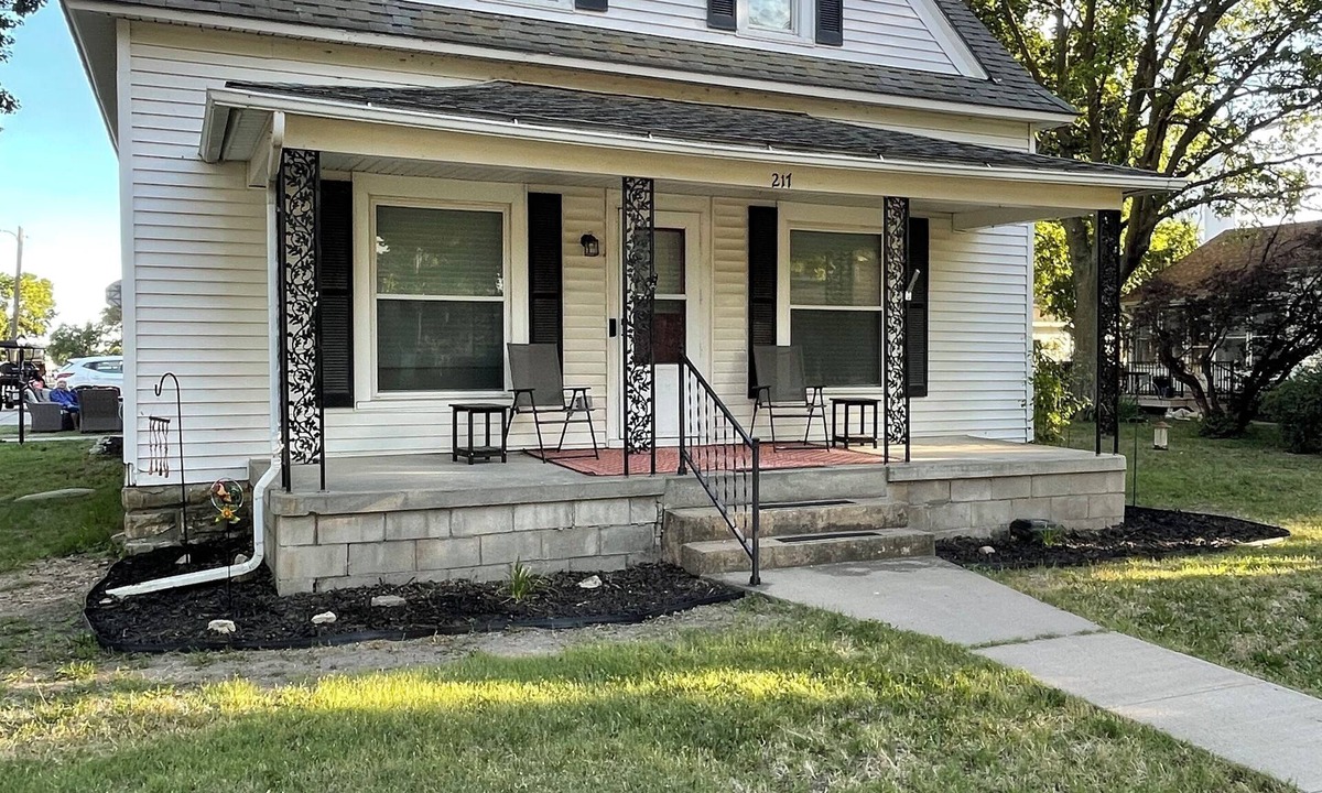 Glen Elder House | Waconda Roost