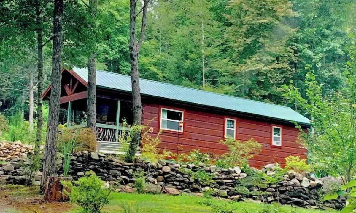 Cleveland Cabin | Wahoo Cabin - Table Rock, Jones Gap, Caesar’s Head, Pretty Place Chapel