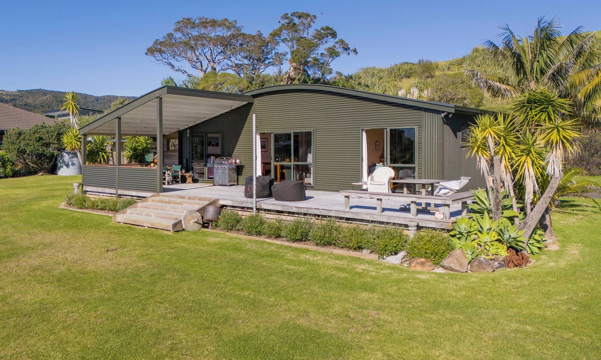 Kuaotunu House | Wai Whare - Kūaotunu Holiday Home