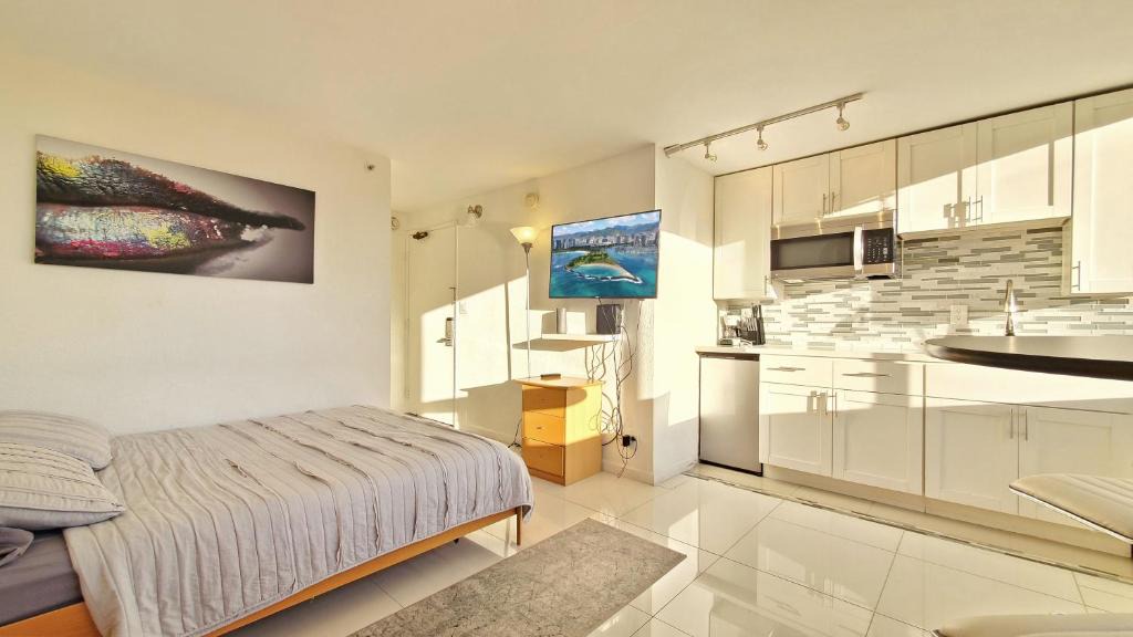 Waikiki Apartment | Waikiki beach cozy studio no resort fee