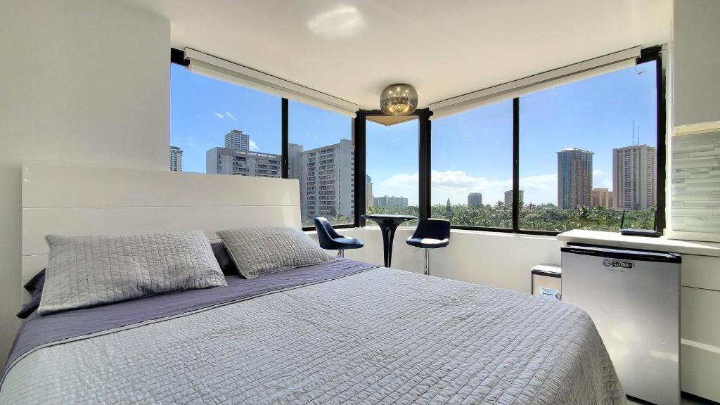 Waikiki Apartment | Waikiki beach modern studio No resort fee Best location