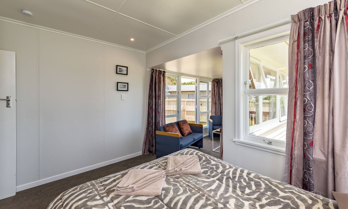 Paihia Cabin | Waitangi Beach Bach 30B