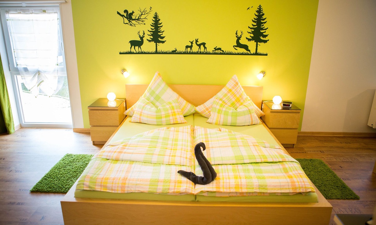 Treppendorf Apartment | Waldzimmer - Lovingly furnished apartment near Musikhaus Thomann