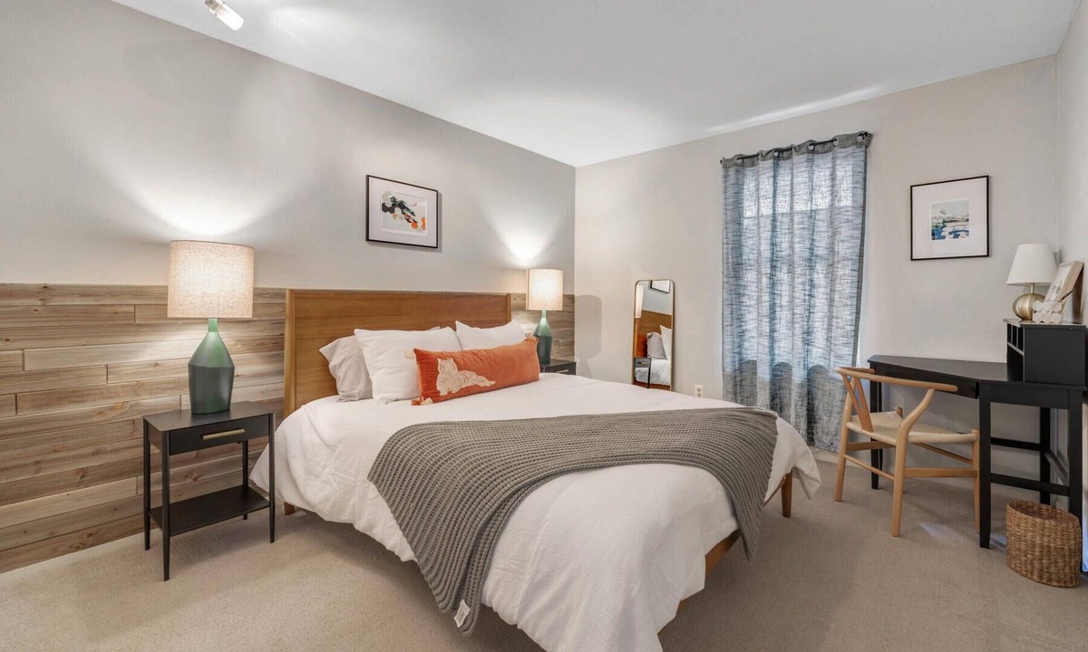 Newlands Apartment | Walk Downtown and to Hiking! Spacious 1 bedroom