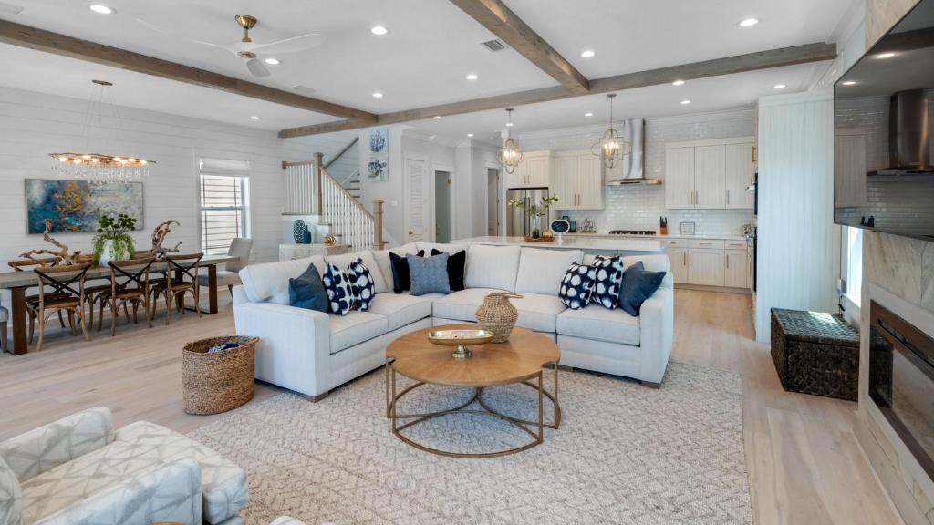 Rosemary Beach House | Walk on the Beach