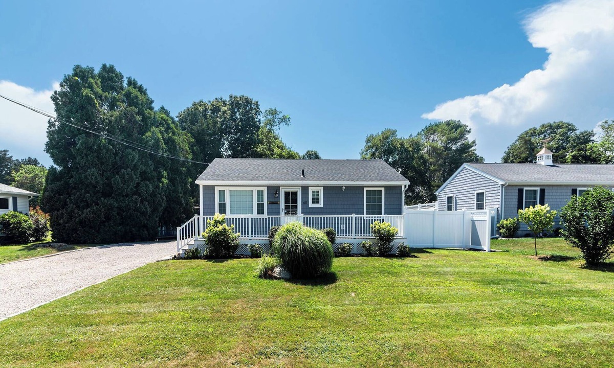 Misquamicut House | Walk to 3 private Misquamicut beaches, 3-bdrm completely renovated beach house!