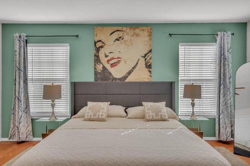 Galindo House | Walk to ACL, Fire Pit, Fenced Yard, SoCo Spot