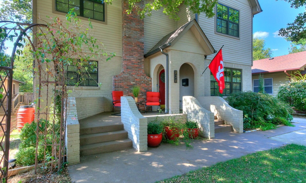 Norman House | Walk to campus! Luxurious 5-bedroom house with pool, hot tub & game room!
