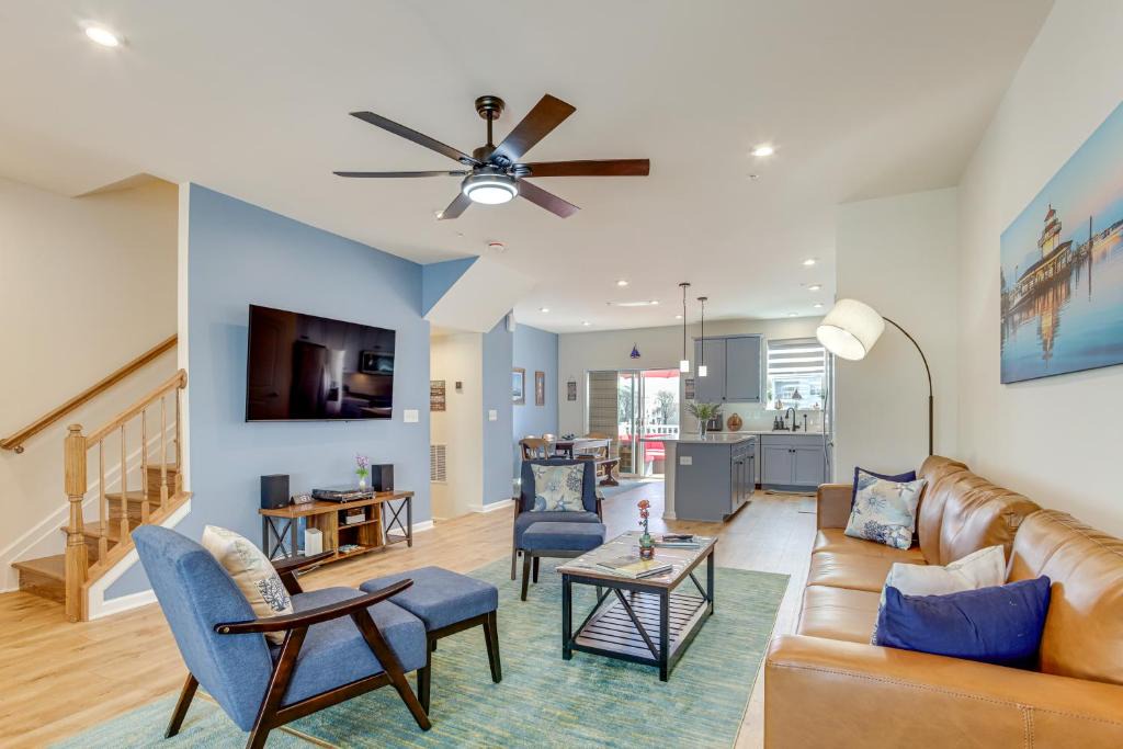Cambridge House | Walk to Dtwn: Waterfront Eastern Shore Townhome!