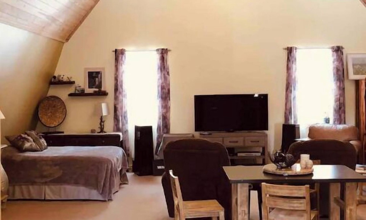 Elk Rapids House | Walk to Elk Rapids.Close to Traverse & Charlevoix