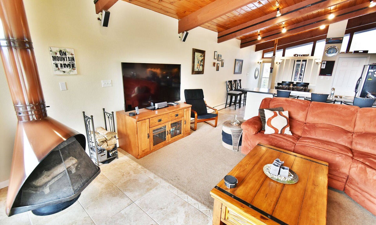 Dillon Condo | Walk to Lake, Rec Path, Amphitheater! Spacious Unit, Big Deck. Near Shops