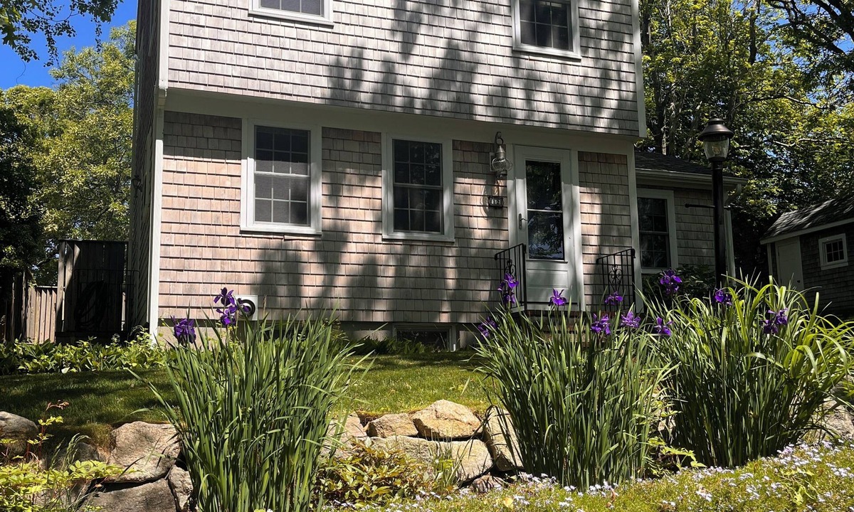 East Dennis House | Walk to Ocean Beach and Scargo Lake